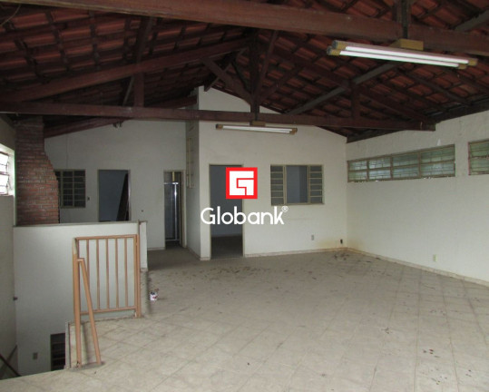 Imagem Sobrado com 4 Quartos para Alugar, 200 m² em Centro - Montes Claros Imagem Sobrado com 4 Quartos para Alugar, 200 m² em Centro - Montes Claros