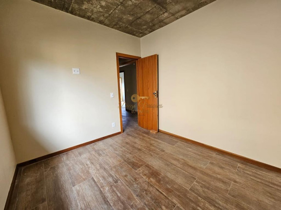Imagem Casa com 3 Quartos à Venda, 300 m² em Vargem Grande - Teresópolis