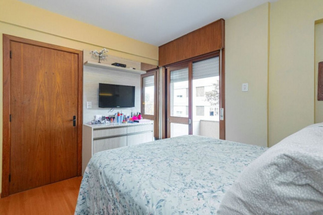 Imagem Imóvel com 2 Quartos à Venda, 63 m² em Menino Deus - Porto Alegre Imagem Imóvel com 2 Quartos à Venda, 63 m² em Menino Deus - Porto Alegre