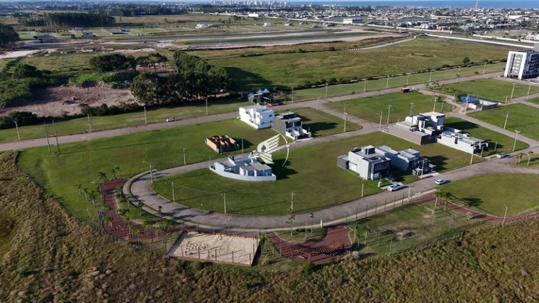Imagem Sobrado com 3 Quartos à Venda, 130 m² em Centro - Xangri-lá Imagem Sobrado com 3 Quartos à Venda, 130 m² em Centro - Xangri-lá