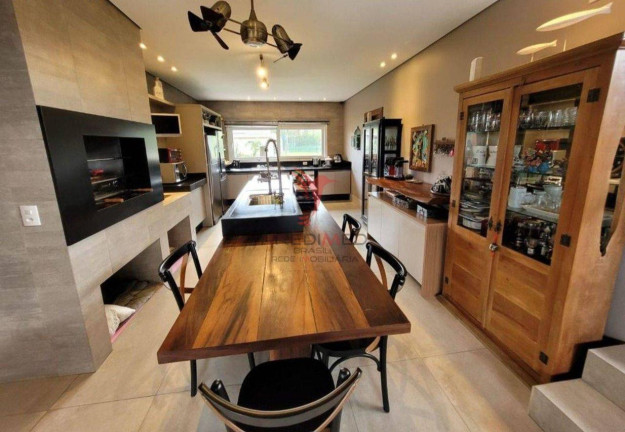Imagem Casa com 3 Quartos à Venda, 425 m² em Saco Grande - Florianópolis Imagem Casa com 3 Quartos à Venda, 425 m² em Saco Grande - Florianópolis