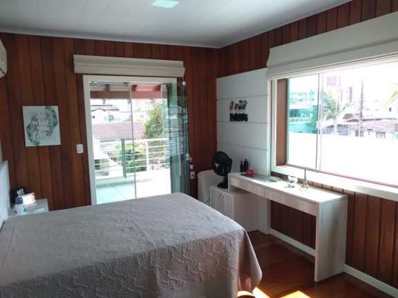 Imagem Casa com 3 Quartos à Venda, 160 m² em São Judas - Itajaí Imagem Casa com 3 Quartos à Venda, 160 m² em São Judas - Itajaí