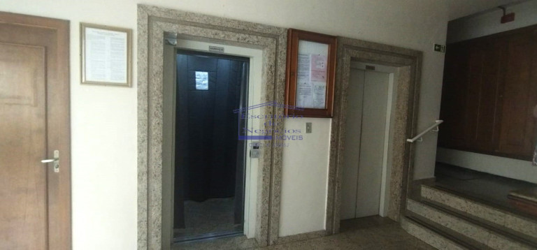 Imagem Imóvel com 3 Quartos à Venda, 67 m² em Petrópolis - Porto Alegre