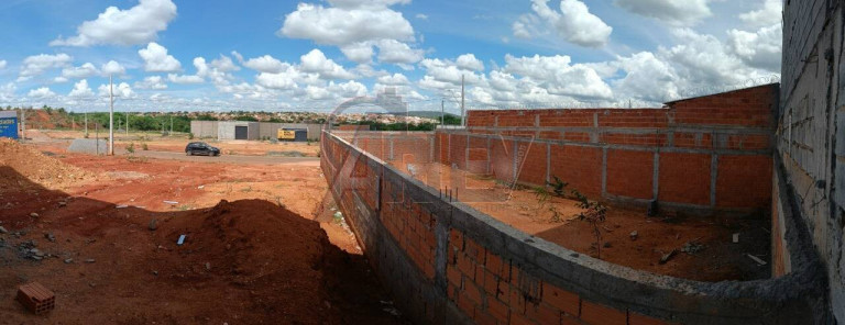 Terreno à Venda, 240 m² em Delfino Magalhães - Montes Claros