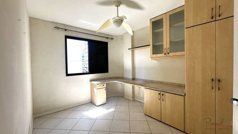 Imagem Apartamento com 3 Quartos à Venda, 205 m² em Centro - Florianópolis Imagem Apartamento com 3 Quartos à Venda, 205 m² em Centro - Florianópolis
