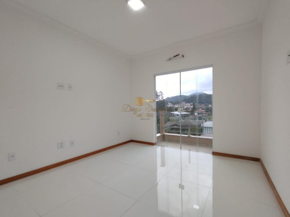 Imagem Casa com 4 Quartos à Venda, 252 m² em Vargem Grande - Teresópolis
