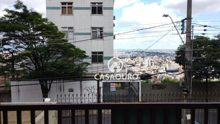 Imagem Casa com 6 Quartos à Venda, 250 m² em São Lucas - Belo Horizonte Imagem Casa com 6 Quartos à Venda, 250 m² em São Lucas - Belo Horizonte