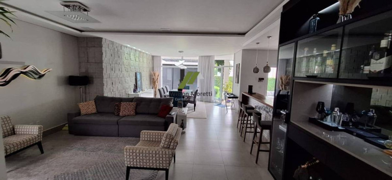 Imagem Casa de Condomínio com 3 Quartos à Venda, 328 m²