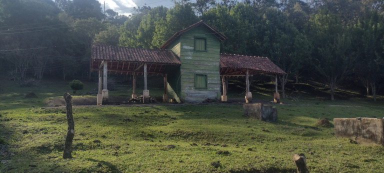 Imagem Chácara com 4 Quartos à Venda, em Retiro - Cunha Imagem Chácara com 4 Quartos à Venda, em Retiro - Cunha