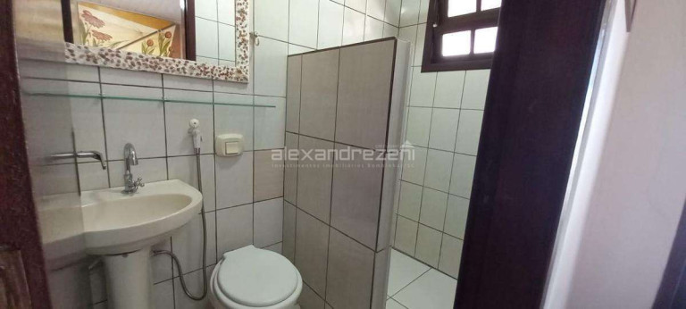 Imagem Casa com 4 Quartos para Temporada, em Bombas - Bombinhas Imagem Casa com 4 Quartos para Temporada, em Bombas - Bombinhas