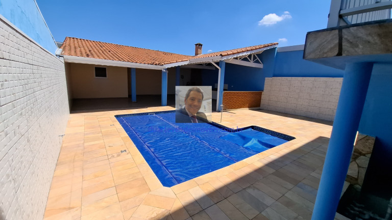 Imagem Casa de Condomínio com 3 Quartos à Venda, 304 m² em Barueri