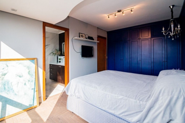 Imagem Imóvel com 2 Quartos à Venda, 200 m² em Auxiliadora - Porto Alegre Imagem Imóvel com 2 Quartos à Venda, 200 m² em Auxiliadora - Porto Alegre