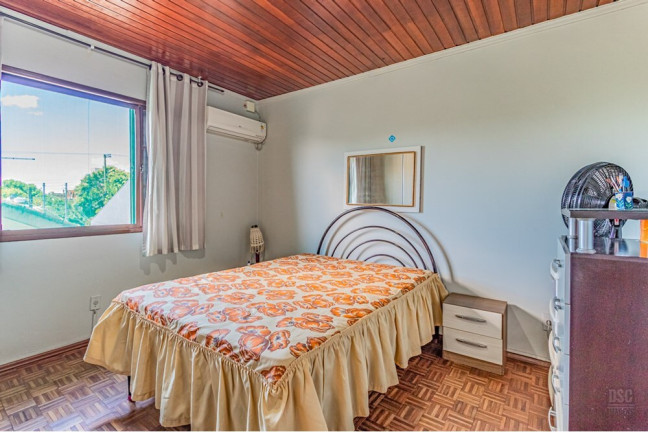 Imagem Casa com 5 Quartos à Venda, 131 m² em Cavalhada - Porto Alegre