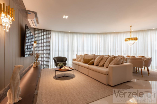 Imagem Apartamento com 4 Quartos à Venda, 131 m² em Centro - Balneário Camboriú Imagem Apartamento com 4 Quartos à Venda, 131 m² em Centro - Balneário Camboriú