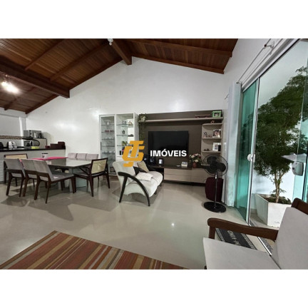 Casa com 3 Quartos à Venda, 288 m² em Monte Alegre - Camboriú