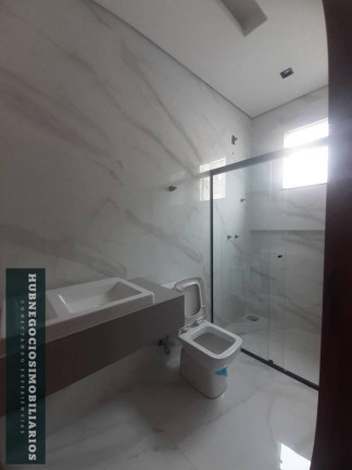 Imagem Casa com 4 Quartos à Venda, 240 m² Imagem Casa com 4 Quartos à Venda, 240 m²