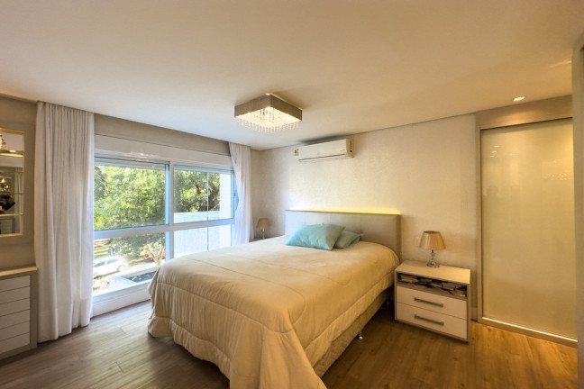 Imagem Imóvel com 3 Quartos à Venda, 258 m² em Petrópolis - Porto Alegre Imagem Imóvel com 3 Quartos à Venda, 258 m² em Petrópolis - Porto Alegre