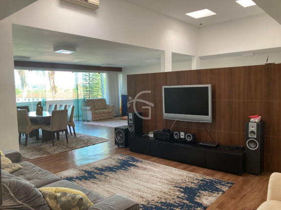 Imagem Casa com 5 Quartos à Venda,  em Boa Vista - Joinville