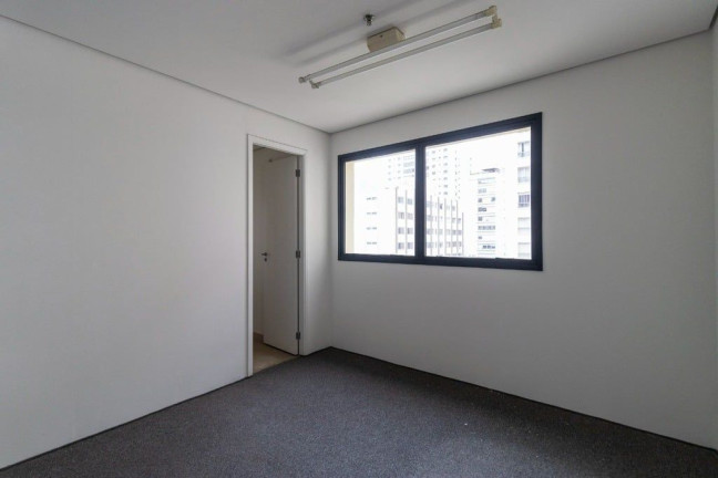 Sala Comercial à Venda, 30 m² em Jardim Paulista - São Paulo