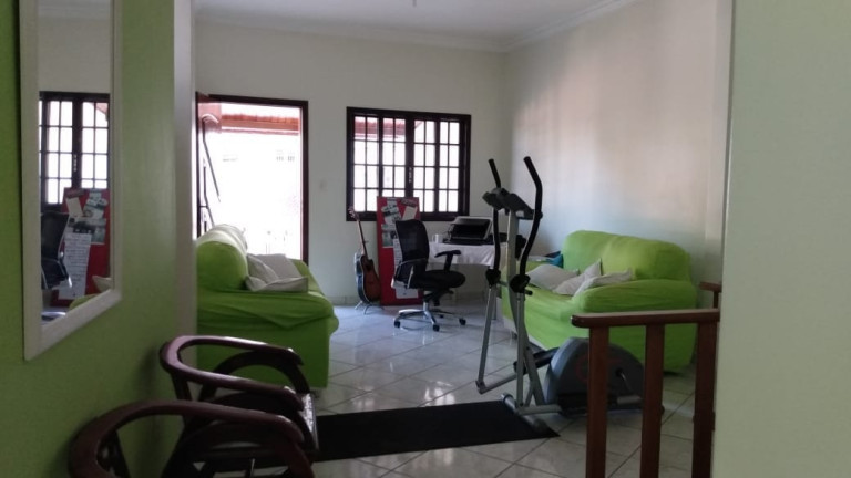 Imagem Sobrado com 4 Quartos à Venda, 250 m² em Vila São José - Taubaté