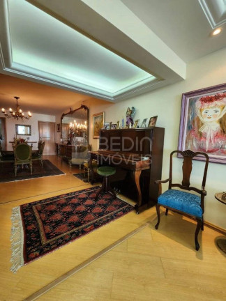 Imagem Apartamento com 3 Quartos à Venda, 220 m² em Centro - Balneário Camboriú Imagem Apartamento com 3 Quartos à Venda, 220 m² em Centro - Balneário Camboriú