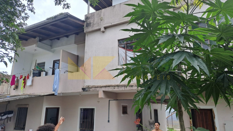 Imagem Casa com 6 Quartos à Venda, 200 m² em Valparaíso - Blumenau Imagem Casa com 6 Quartos à Venda, 200 m² em Valparaíso - Blumenau