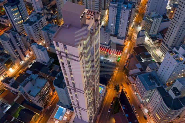 Imagem Apartamento com 4 Quartos à Venda, 146 m² em Centro - Balneário Camboriú Imagem Apartamento com 4 Quartos à Venda, 146 m² em Centro - Balneário Camboriú