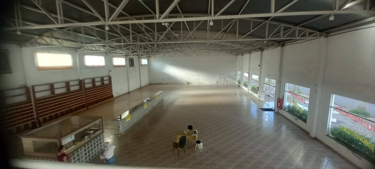 Sala Comercial para Alugar, 1.200 m² em Ourinhos