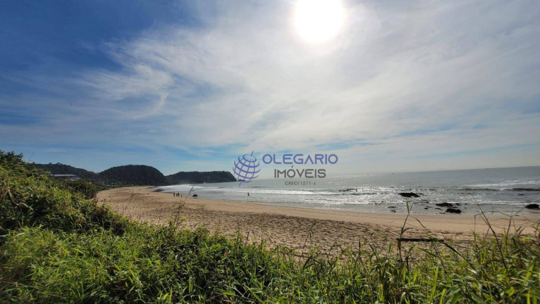 Imagem Edifício Residencial com 9 Quartos à Venda, 313 m² em Armação - Penha Imagem Edifício Residencial com 9 Quartos à Venda, 313 m² em Armação - Penha