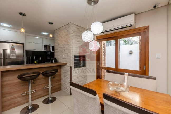 Imagem Casa com 3 Quartos à Venda, 70 m² em Agronomia - Porto Alegre