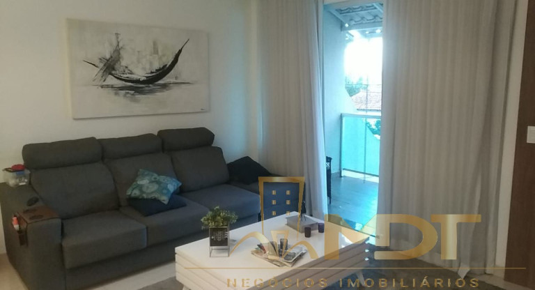 Imagem Casa com 3 Quartos à Venda, 180 m² em Floramar - Belo Horizonte