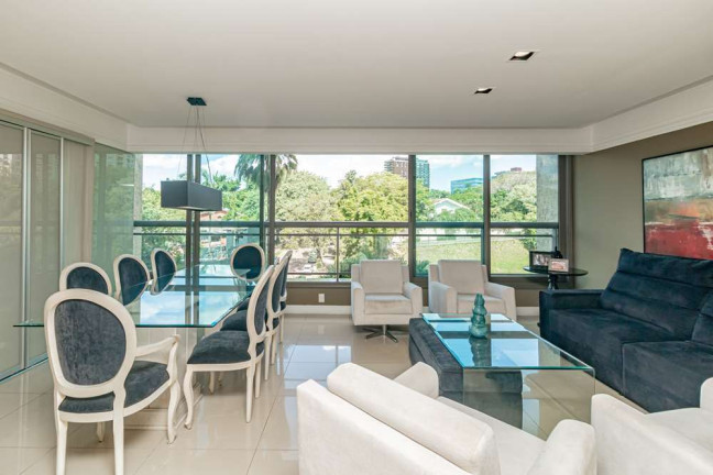 Imagem Apartamento com 4 Quartos à Venda, 262 m² em Três Figueiras - Porto Alegre