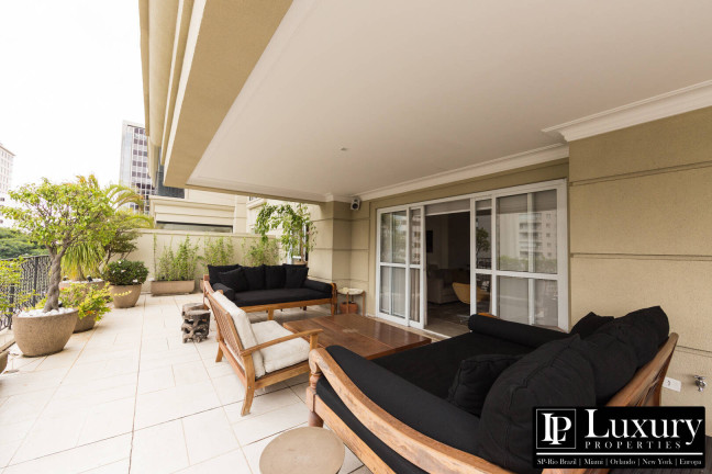 Imagem Apartamento com 3 Quartos à Venda, 280 m² em Vila Nova Conceição - São Paulo Imagem Apartamento com 3 Quartos à Venda, 280 m² em Vila Nova Conceição - São Paulo