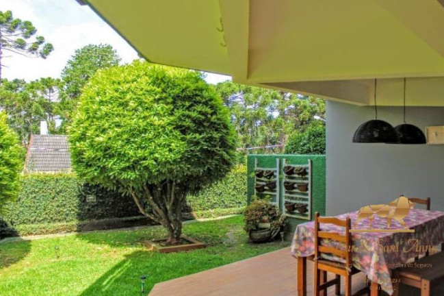 Imagem Casa com 5 Quartos para Temporada, 433 m² em Vila Capivari - Campos Do Jordão