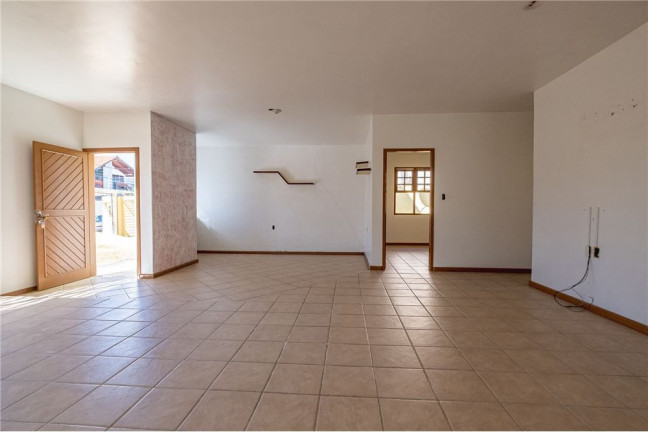 Imagem Casa com 6 Quartos à Venda,  em Córrego Grande - Florianópolis