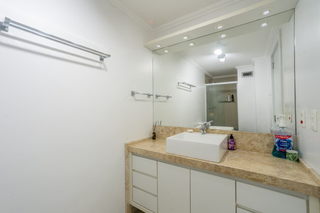 Imagem Imóvel com 3 Quartos à Venda, em Petrópolis - Porto Alegre Imagem Imóvel com 3 Quartos à Venda, em Petrópolis - Porto Alegre