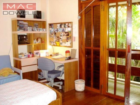Imagem Casa com 4 Quartos à Venda, 350 m² em Laranjeiras / Rio De Janeiro / Rj - Rio De Janeiro Imagem Casa com 4 Quartos à Venda, 350 m² em Laranjeiras / Rio De Janeiro / Rj - Rio De Janeiro