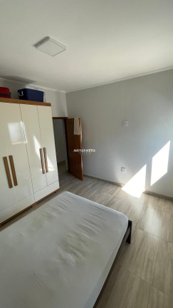 Imagem Casa com 2 Quartos à Venda, 94 m²