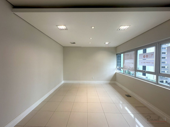 Imagem Sala Comercial à Venda, 200 m² em Centro - Florianópolis Imagem Sala Comercial à Venda, 200 m² em Centro - Florianópolis