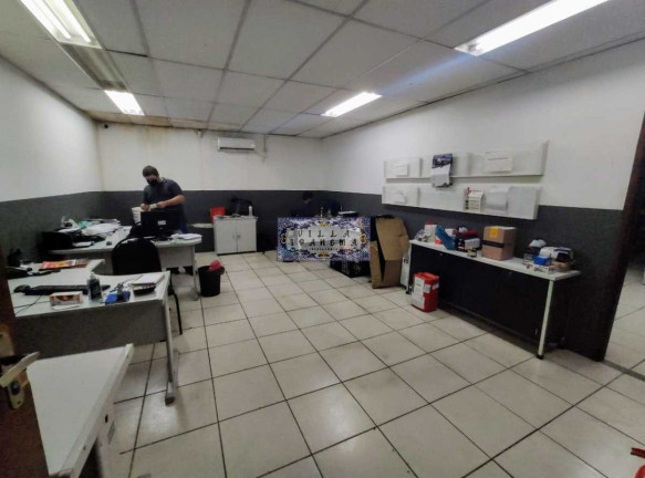 Imagem Galpão à Venda ou Locação, 2.047 m² em São Cristóvão - Rio De Janeiro Imagem Galpão à Venda ou Locação, 2.047 m² em São Cristóvão - Rio De Janeiro