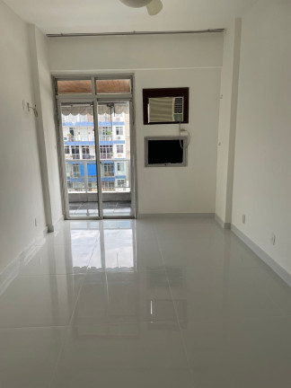 Imagem Imóvel com 3 Quartos à Venda, 128 m² em Vila Isabel - Rio De Janeiro Imagem Imóvel com 3 Quartos à Venda, 128 m² em Vila Isabel - Rio De Janeiro