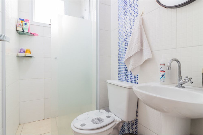 Imagem Imóvel com 2 Quartos à Venda,  em Vila Nhocune - São Paulo