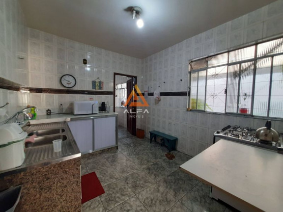 Imagem Casa com 6 Quartos à Venda, 96 m²