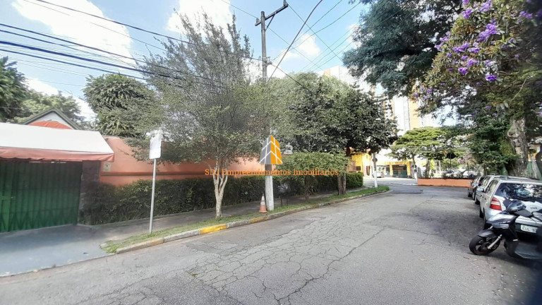 Casa à Venda, 677 m² em Butanta - São Paulo