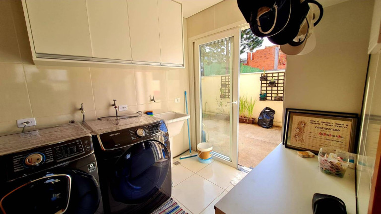Imagem Casa com 5 Quartos à Venda, em Granja Viana - Carapicuíba Imagem Casa com 5 Quartos à Venda, em Granja Viana - Carapicuíba