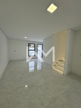 Imagem Sobrado com 3 Quartos à Venda, 193 m² em Jardim Santa Clara - Guarulhos Imagem Sobrado com 3 Quartos à Venda, 193 m² em Jardim Santa Clara - Guarulhos