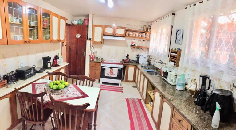 Imagem Casa com 6 Quartos à Venda, 331 m² em Araras - Teresópolis Imagem Casa com 6 Quartos à Venda, 331 m² em Araras - Teresópolis