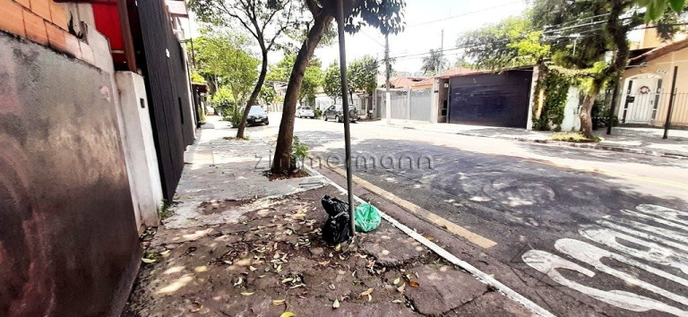 Terreno à Venda, 224 m² em Alto De Pinheiros - São Paulo