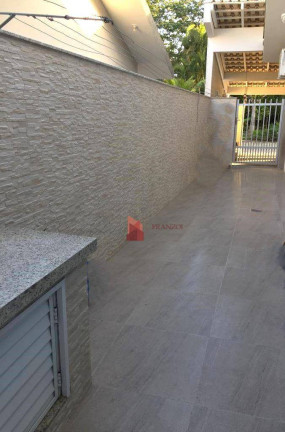 Imagem Casa com 3 Quartos à Venda, 292 m² em Dom Bosco - Itajaí