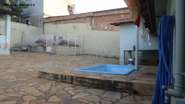 Imagem Casa com 3 Quartos à Venda, 150 m² em Centro - Mateus Leme